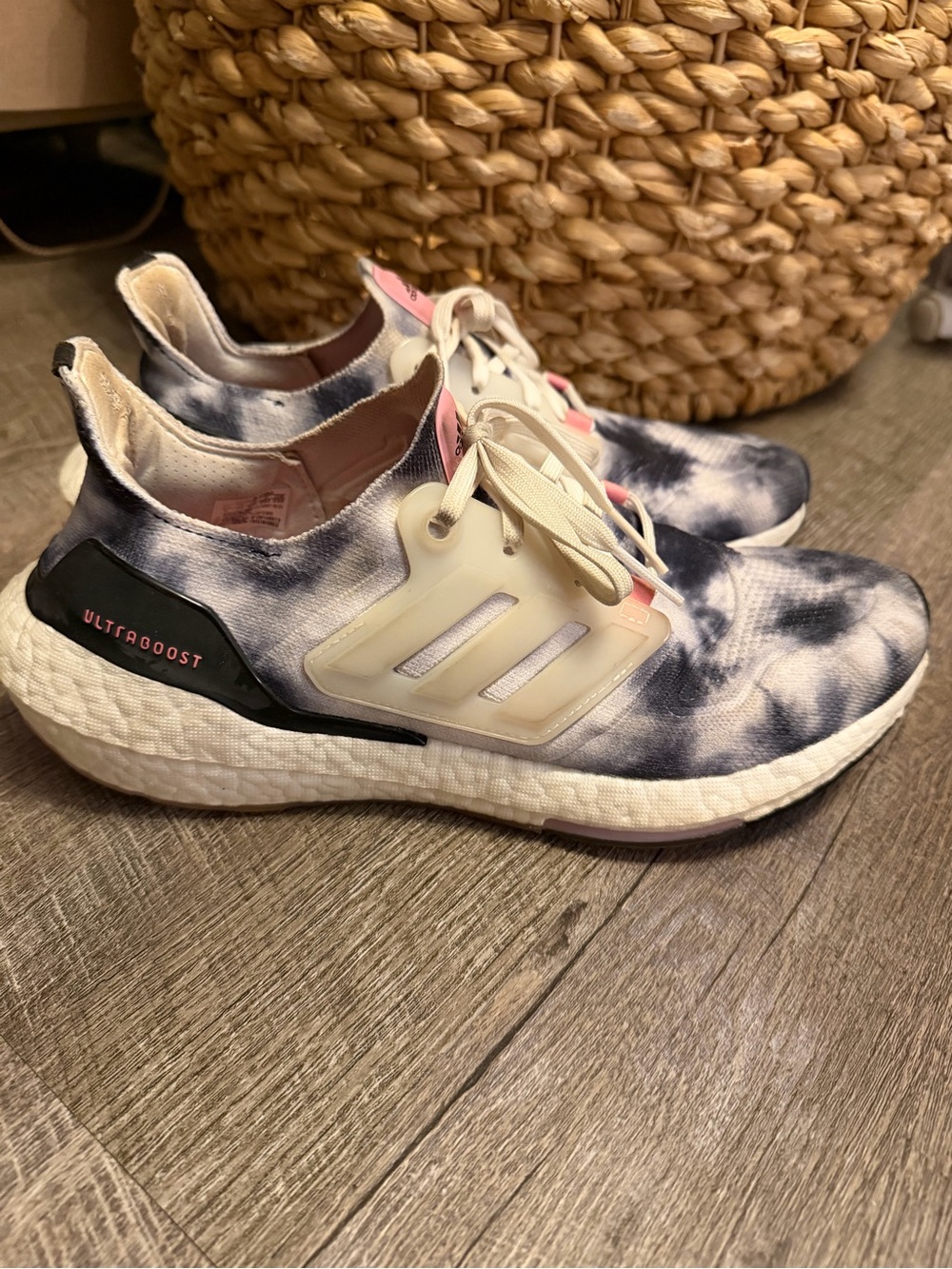Adidas Ultraboost 22 Tie-Dye Running Shoes | Women’s 9 - Picture 6 of 15